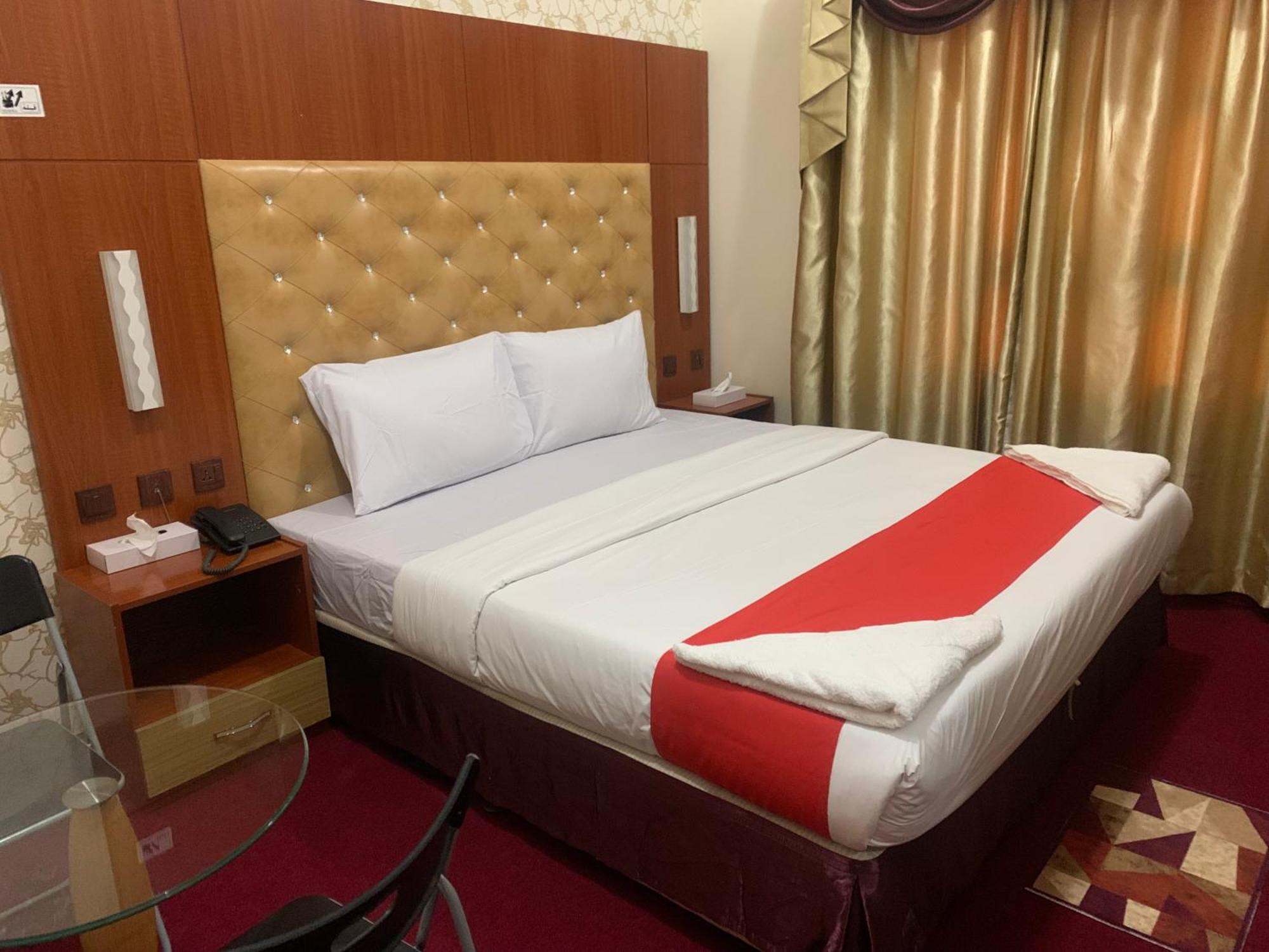 Parasol Hotel Дубай Экстерьер фото