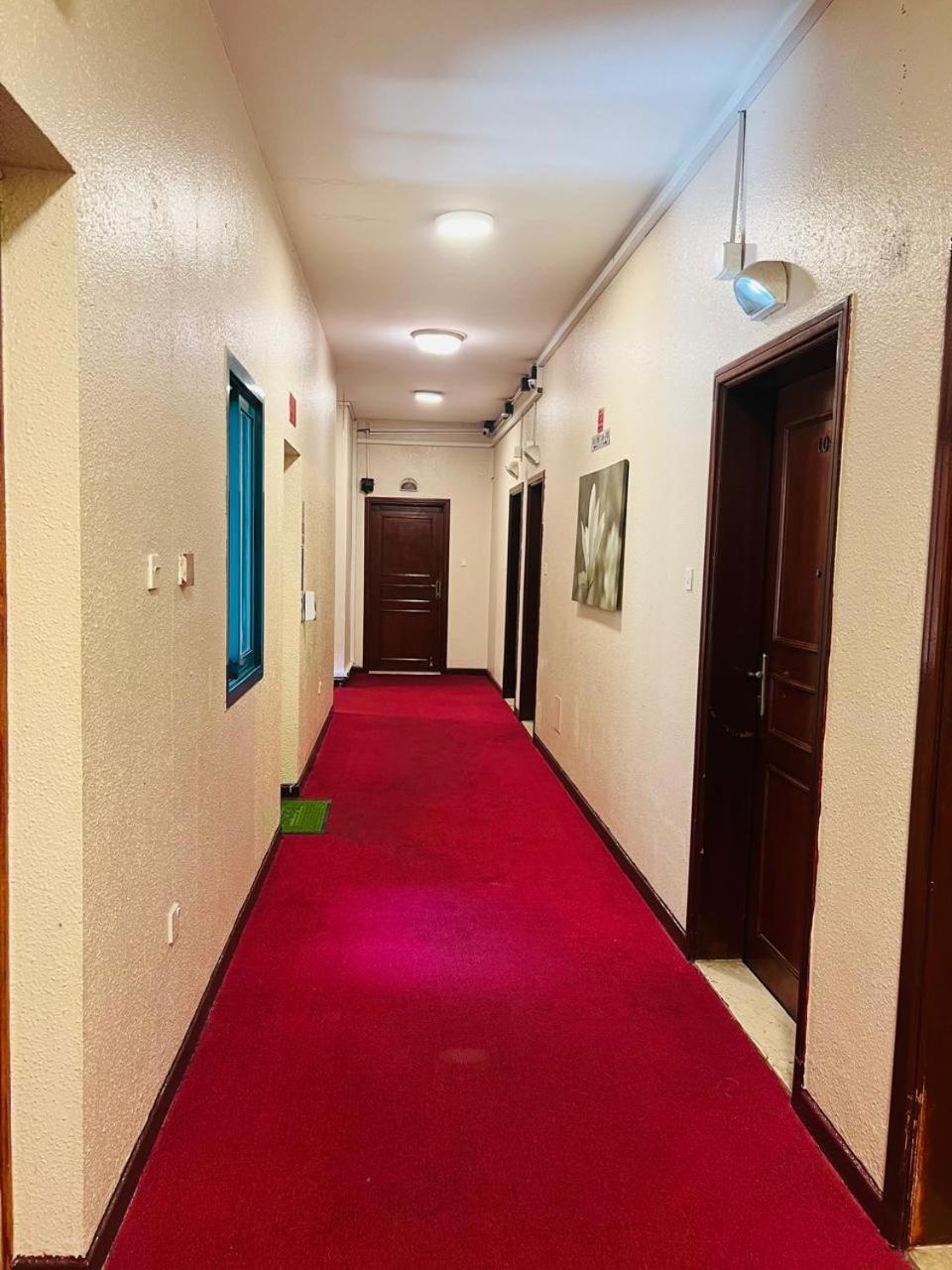 Parasol Hotel Дубай Экстерьер фото