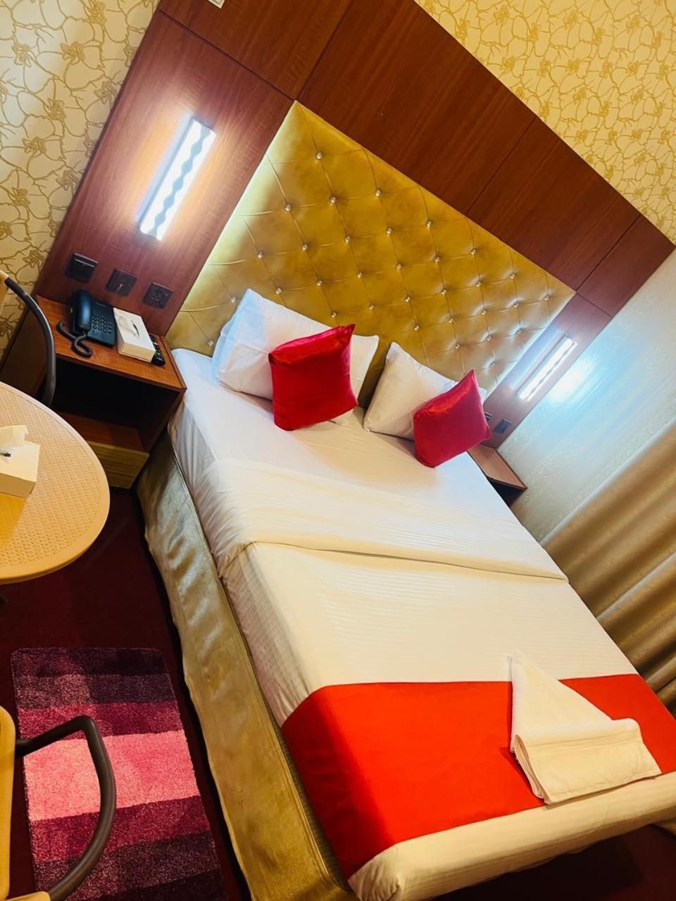 Parasol Hotel Дубай Экстерьер фото