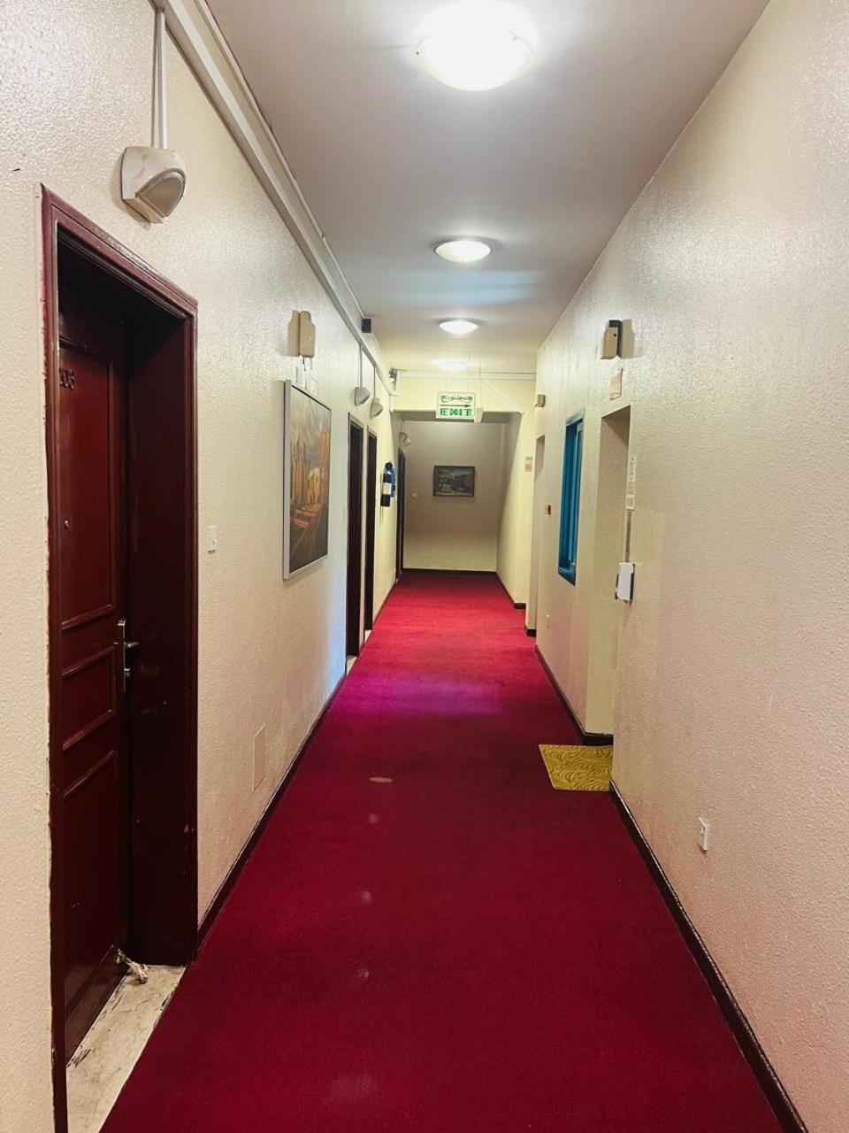 Parasol Hotel Дубай Экстерьер фото