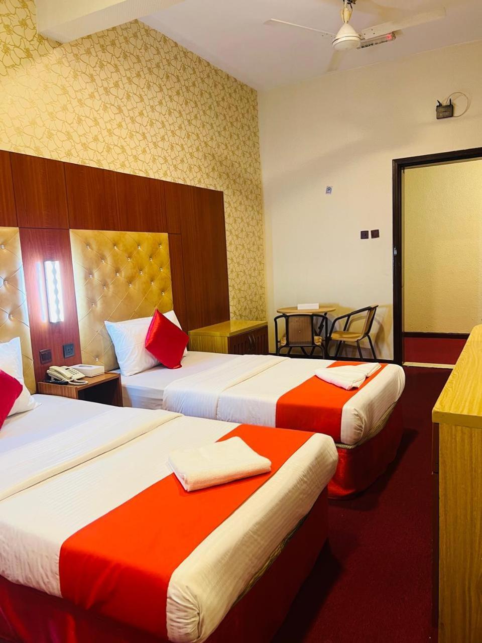Parasol Hotel Дубай Экстерьер фото